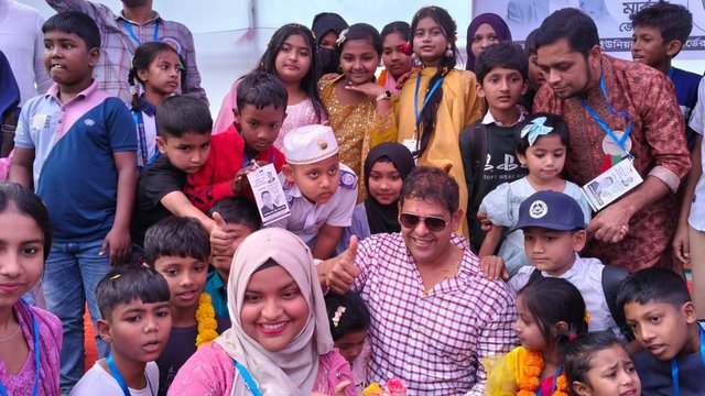 কায়েতপাড়ায় ধানের শীষের গণসংযোগে